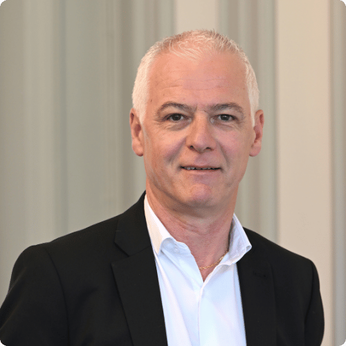 Dominique BERCOT Directeur Administratif et Financier Groupe SIMON Dominique BERCOT est le Directeur Administratif et Financier du Groupe SIMON